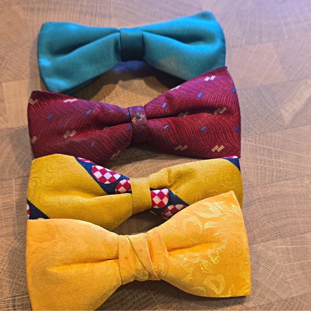 Vintage Ormond Men's Clip-On Bow Ties Lot of 4 Multicolor Abstract Pattern